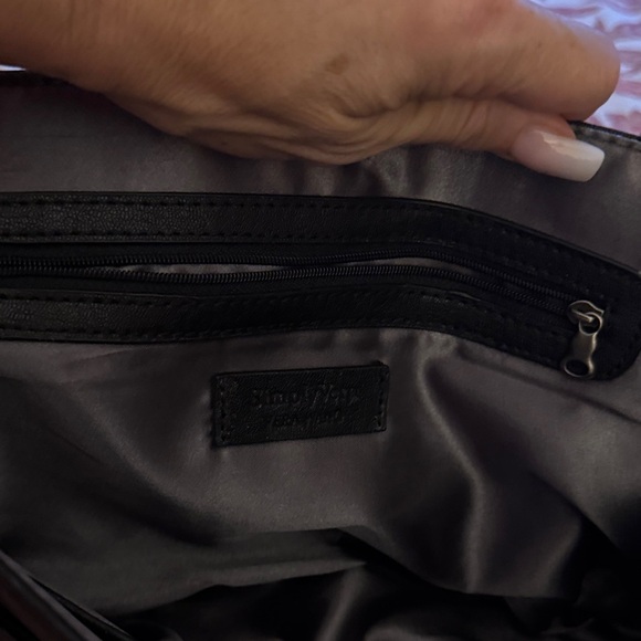 Simply Vera Vera Wang Black Quilted Shoulder Bag - Picture 7 of 8